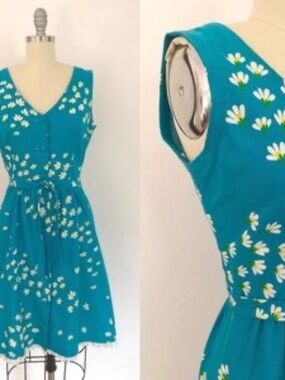 Vintage 1970s sundress size medium cotton button-down with pockets